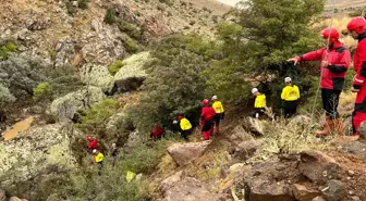 Kayseri'de sele kapılan kişiyi arama çalışmaları sürüyor