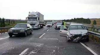 Kırıkkale'de Yağmur Sebebiyle Zincirleme Trafik Kazası: 4 Yaralı