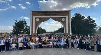 AK Parti Gaziantep Teşkilatları Malazgirt Zaferi'ni Ahlat'ta kutladı