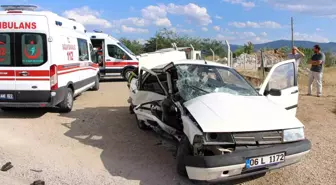 Amasya'da 2 aracın çarpıştığı kazada sürücüler yaralandı