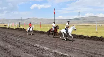 Ardahan'da Geleneksel Rahvan Atları Yarışları'nda Final Heyecanı