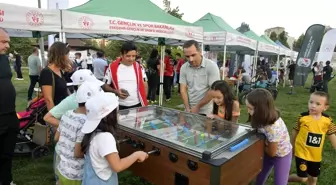 Eskişehir Gençlik ve Spor İl Müdürlüğü, Dede Korkut Parkında festival gerçekleştirdi