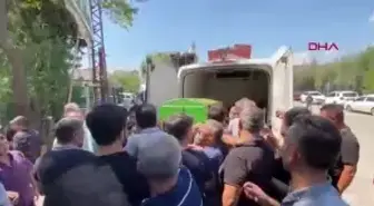 Feke'de Kuyuda Boğulan İki Arkadaş Toprağa Verildi