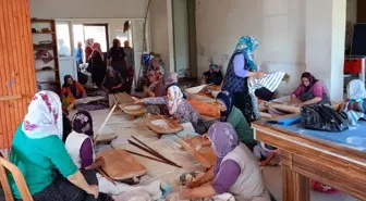 Adana'da Kadınlar Yaptıkları Yiyecekleri Cami İnşaatına Bağışladı