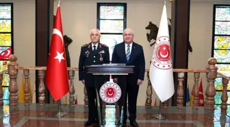 Milli Savunma Bakanı Yaşar Güler, Jandarma Genel Komutanı Orgeneral Arif Çetin'i kabul etti