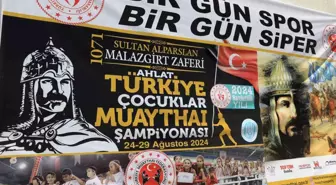 Bitlis'te Sultan Alparslan 1071 Malazgirt Zaferi Çocuklar Muaythai Türkiye Şampiyonası Düzenlendi