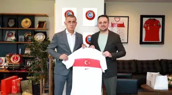 Gençlik ve Spor Bakanı Yardımcısı Dr. Enes Eminoğlu, TFF Başkanı İbrahim Ethem Hacıosmanoğlu'nu ziyaret etti