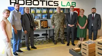 NATO'nun Kosova'daki Barış Gücü'nden robotik kodlama sınıfı açılışı