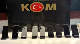 Malatya'da Kaçakçılık Operasyonunda Çok Sayıda Gümrük Kaçağı Cep Telefonu Ele Geçirildi