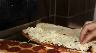 Denizli'de Üç Çeyrek Tost İçin Kesilen Ekmek Uçları İsraf Olmaktan Kurtuluyor