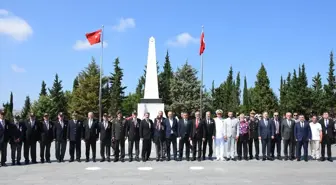 Samsun'da 30 Ağustos Zafer Bayramı dolayısıyla şehitlikler ziyaret edildi