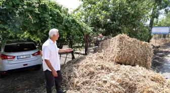 Kozan'da Evlere Düşen Mısır Samanı Balyaları Vatandaşı İsyan Ettirdi