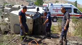 Malatya'da çimento mikseri devrildi, 2 kişi yaralandı