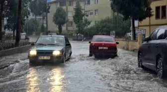 Karabük'te Sağanak Sonrası Yollar Göle Döndü