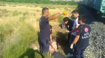 Malatya'da Yük Treni Çapa Motoruna Çarptı: Anne ve 2 Çocuk Hayatını Kaybetti