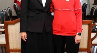 Afyonkarahisarlı Milli Tekvandocu Meryem Betül Çavdar Paris 2024 Paralimpik Oyunları'nda Olimpiyat Üçüncüsü Oldu