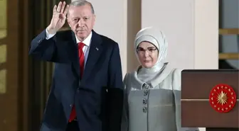 Emine Erdoğan'ın '30 Ağustos' şıklığı