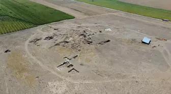 Eskişehir'deki Höyük Kazısında Tunç Çağı'na Ait Yapı Gömme Kültürüne Ait Bulgular Bulundu