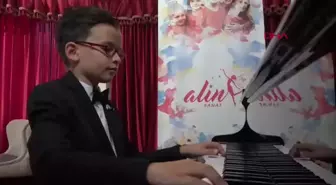 9 Yaşındaki Yusufhan Çakır Piyano Yarışmasında Birinci Oldu