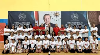 Ağrı'da 'Fabrika Voleybol' ile genç kızlar yeteneklerini keşfediyor