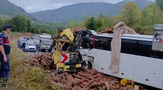 Zonguldak-Karabük yolu Gökçebey mevkiinde korkunç kaza: 2 ölü, 21 yaralı