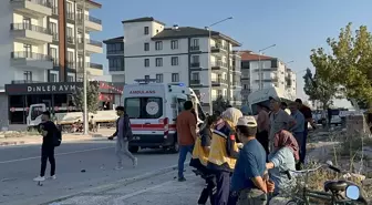 Aksaray'da Minibüs ile Otomobil Çarpıştı: 15 Yaralı