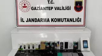 Gaziantep'te Kaçakçılık Operasyonu: 56 Akıllı Telefon Ele Geçirildi