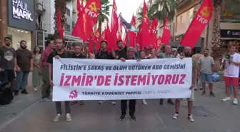 TKP Üyeleri ABD Gemisine İzmir Limanı'nda Protesto Düzenledi