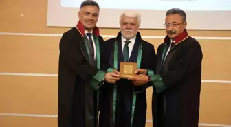 Konya Barosu, 40 ve 50. yılını dolduran avukatlara plaket verdi