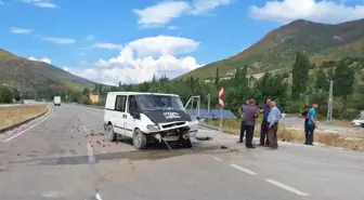 Tokat'ta iki kamyonetin çarpışması sonucu 4 kişi yaralandı