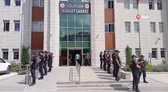 Burdur'da baba ve oğulun katil zanlısı adliyeye sevk edildi