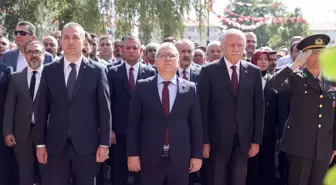 TBMM Başkanvekili Celal Adan ve CHP Genel Başkanı Özgür Özel, Sivas Kongresi'nin temsili canlandırılmasını izledi