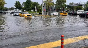 Akçaabat'ta Sağanak Yağış Hayatı Olumsuz Etkiledi