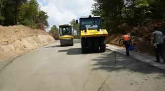 Düzce'de Korugöl Tabiat Parkı'nda Yol Yapım Çalışmaları Devam Ediyor