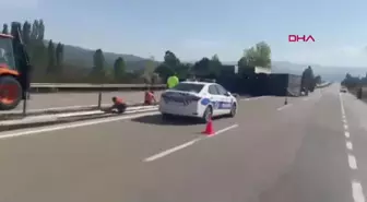 Amasya'da süt yüklü tanker ile tekstil malzemesi yüklü TIR çarpıştı