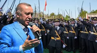 Cumhurbaşkanı Erdoğan'dan teğmenlerin kılıçlı ant içme törenine ilk yorum