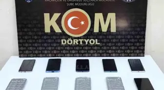 Hatay'da yapılan aramada 10 adet gümrük kaçağı cep telefonu ele geçirildi