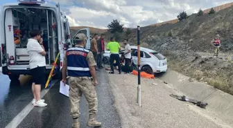 Erzincan'da Otomobil Kazası: 1'i Çocuk 4 Kişi Yaralandı