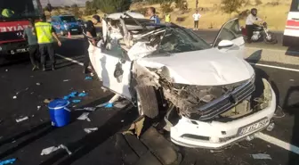 Gaziantep'te Otomobilin Kamyona Arkadan Çarpması Sonucu Feci Kaza: 2 Kardeş Hayatını Kaybetti