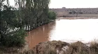 Hüyük ilçesinde şiddetli yağış trafikte aksamaya neden oldu