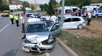 Samsun'da Sağlık Çalışanlarının Kullandığı Araçlar Çarpıştı: 7 Yaralı