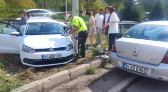 Samsun'da Otomobil Çarpışması: 3 Hemşire, 7 Kişi Yaralandı