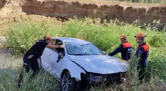 Sivas'ta Otomobil Dereye Devrildi, Sürücü Hayatını Kaybetti