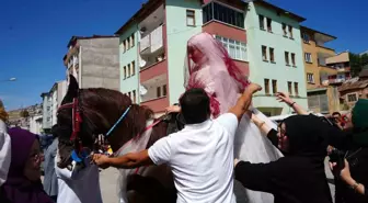Bayburt'ta Gelin At Sırtında Damat Evine Getirildi