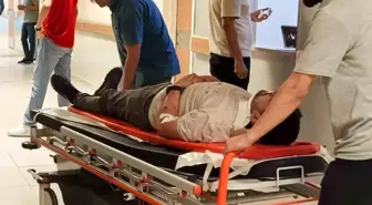 İnegöl'de otomobil kamyona çarptı: 2 yaralı