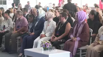 Emine Erdoğan koruyucu aileler ve çocuklarıyla buluştu