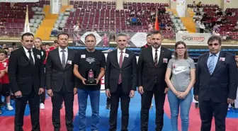 Isparta'da Karate Şampiyonası Enes Gündaşlı'nın Anısına Düzenlendi