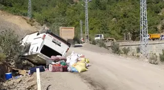 Adana'da Minibüs Devrildi: 4'ü Çocuk 6 Kişi Yaralandı