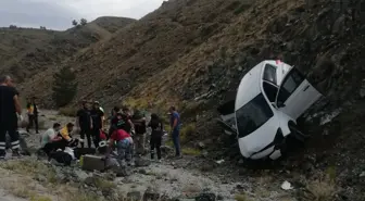 Erzincan'da şarampole devrilen otomobilde 1'i çocuk 3 kişi yaralandı