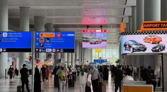 İstanbul Havalimanı'nda Yaz Tatilinin Son Gününde Yoğunluk